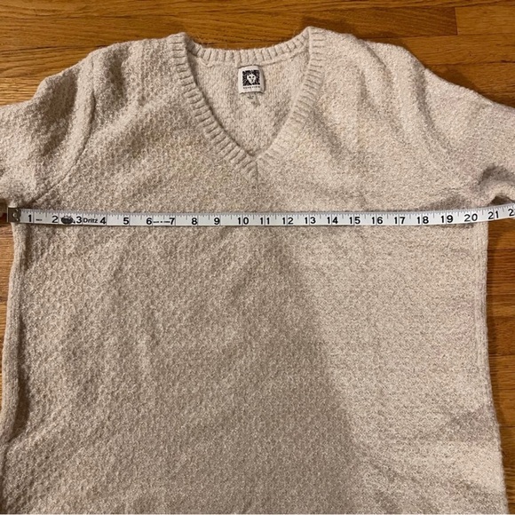 Anne Klein Women’s Cream Gold Metallic V-neck Fuzzy Pullover Sweater Large - Picture 10 of 10